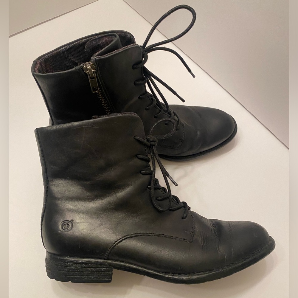 Born Women’s Size 8 Medium Wide Black Leather Zip Lace Combat Boots Long Toe Box